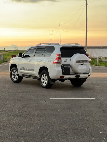 Venda TOYOTA LAND CRUISER PRADO GASÓLEO