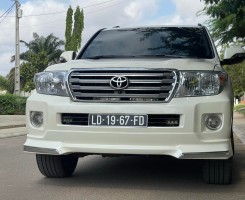 A venda Toyota land cruiser v8 5.7 gasolina