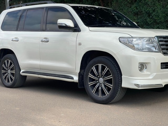 Venda Toyota land cruiser v8 5.7 gasolina