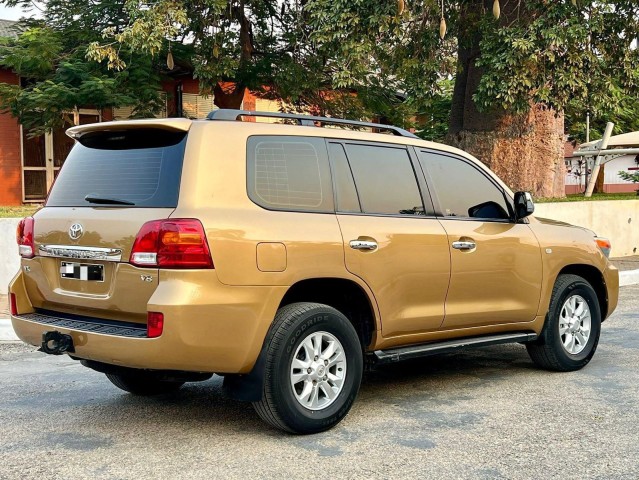 Venda Toyota land cruiser VX V8