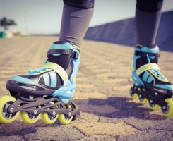 A venda Patins Inline novo