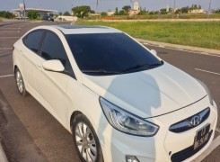 Comprar HYUNDAI ACCENT LIMPO 2018