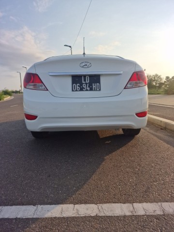 Venda HYUNDAI ACCENT LIMPO 2018