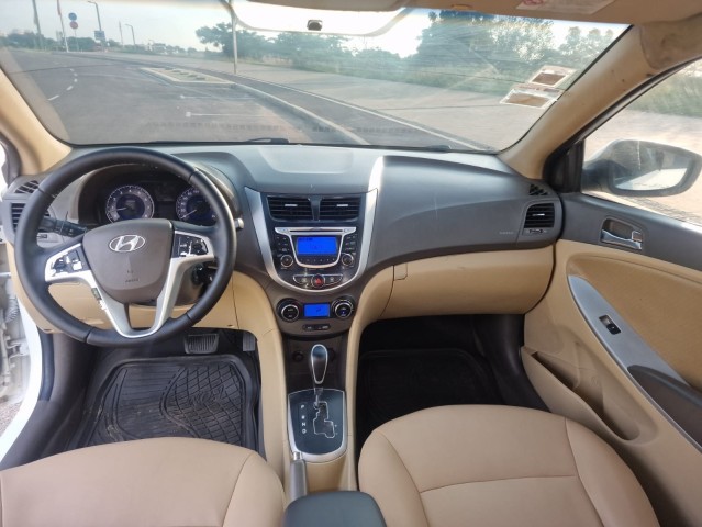 Venda HYUNDAI ACCENT LIMPO 2018