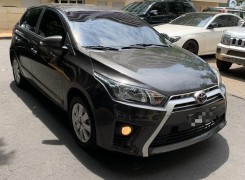 Comprar TOYOTA YARES STATION GENUÍNO DA TOYOTA