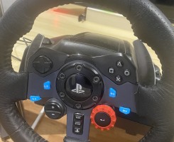A venda Volante e pedais g29 driving force