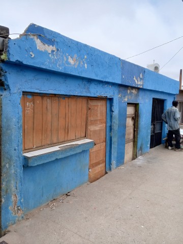 Venda Casa T3, com 6 Anexos incluindo 3 Cantinas de frente a Estrada