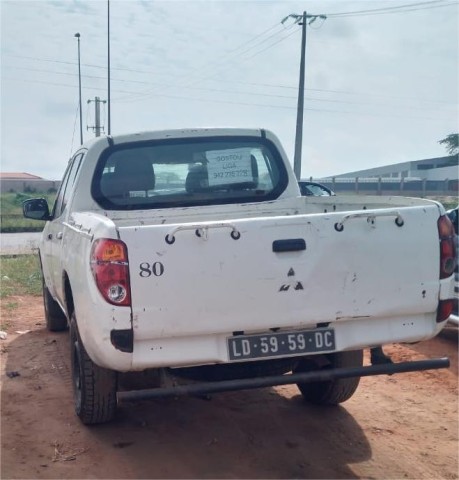 Venda Carrinha Mitsubishi L200. ano 2012