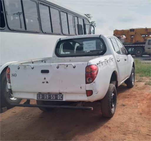 Venda Carrinha Mitsubishi L200. ano 2012