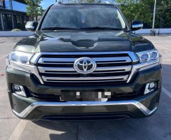 A venda Vende-se esta Viatura de Marca TOYOTA modelo LAND CRUISER GXR