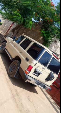 Venda TOYOTA LAND CRUISER