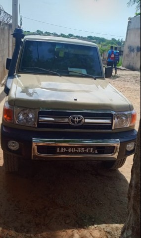 Venda TOYOTA LAND CRUISER