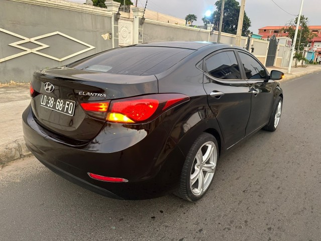 Venda HYUNDAI ELANTRA