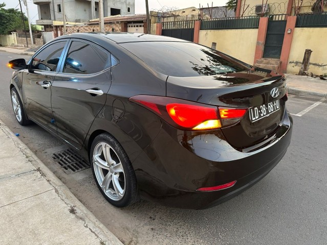 Venda HYUNDAI ELANTRA