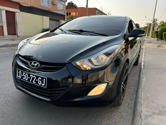 Venda HYUNDAI ELANTRA