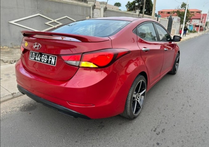 Venda HYUNDAI ELANTRA