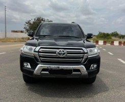 A venda TOYOTA LAND CRUISER VXS V8 2020