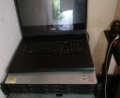 A venda A despachar: Kit completo de base de dados: servidor e monitor Dell +...