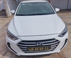 A venda HYUNDAI AVANTE RECÉM CHEGADO LIMPO