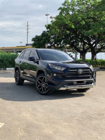 Venda TOYOTA RAV4 FULL XLE SUNROOF