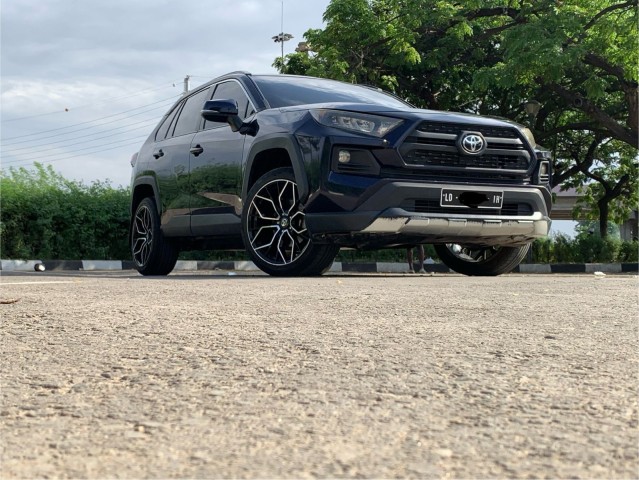 Venda TOYOTA RAV4 FULL XLE SUNROOF