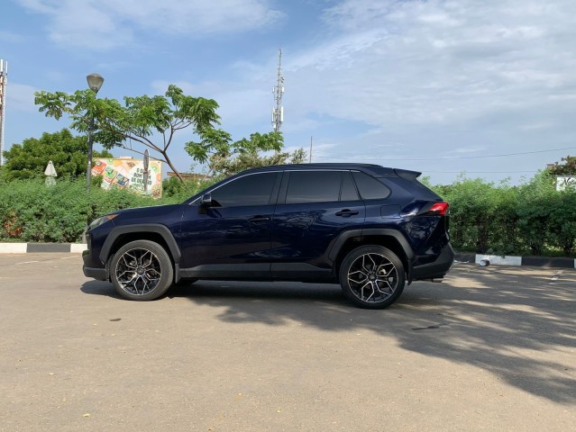 Venda TOYOTA RAV4 FULL XLE SUNROOF