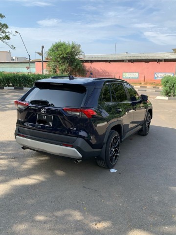 Venda TOYOTA RAV4 FULL XLE SUNROOF