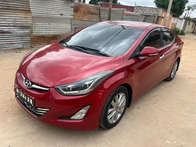 Venda HYUNDAI ELANTRA