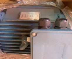 A venda Motor M2BAX 180MLA6