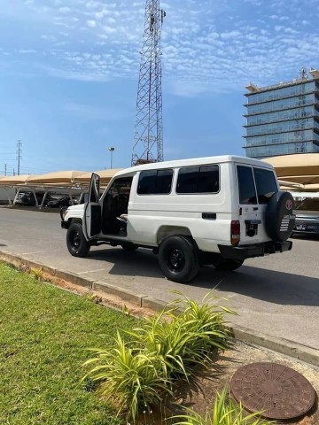 Venda Toyota Land Cruiser HZ