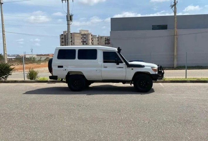 Venda Toyota Land Cruiser HZ