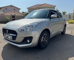 A venda SUZUKI SWIFT LIMPO SEMI NOVO 2023