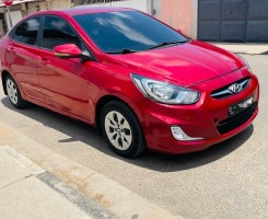 Comprar Hyundai Accent Full 2 varetas, disponível para venda.