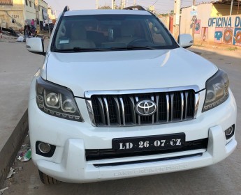 A venda TOYOTA LAND CRUISER PRADO TXL