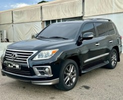 A venda LEXUS LX570
