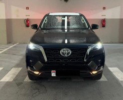 A venda TOYOTA FORTUNER
