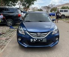 A venda TOYOTA STARLET LIMPO