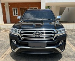 A venda TOYOTA LAND CRUISER GXR FULL 2017