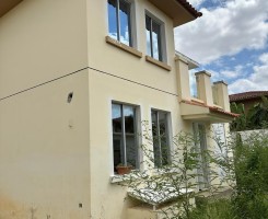 A venda VENDE-SE VIVENDA V5+1 LOCALIZADA NO CONDOMÍNIO JARDIM DE ROSA NA 5ª FA...