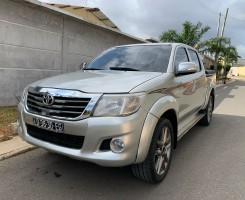 A venda Toyota Hilux 2.7 VVT-i