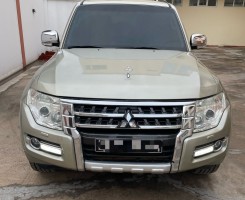 A venda MITSUBISHI PAJERO