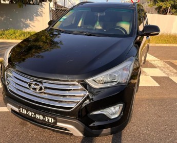 A venda HYUNDAI GRAND SANTA FE (V6)