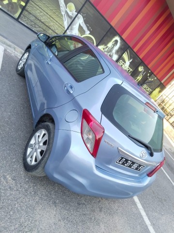 Venda TOYOTA YARIS