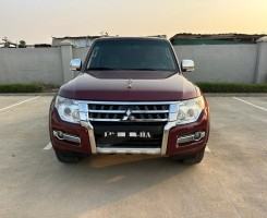 A venda MITSUBISHI PAJERO