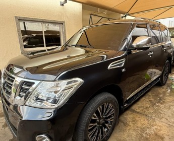A venda NISSAN PATROL | PLATINUM 2015