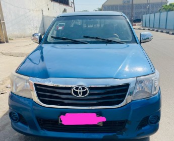 A venda TOYOTA HILUX