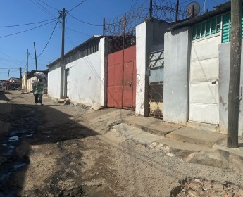 Comprar Casa Frente ao Campo do Felicio município da Maianga