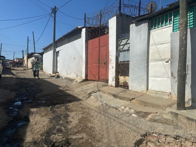 Venda Casa Frente ao Campo do Felicio município da Maianga