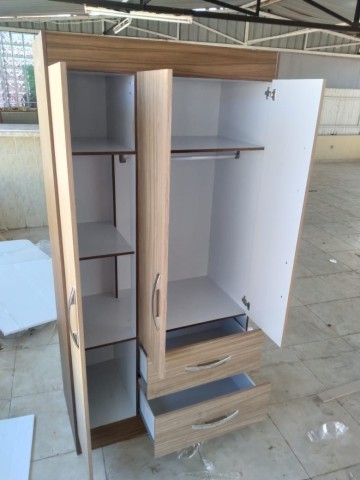 Venda Guarda Roupa Solteiro 3 Portas 2 Gavetas