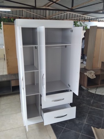 Venda Guarda Roupa Solteiro 3 Portas 2 Gavetas